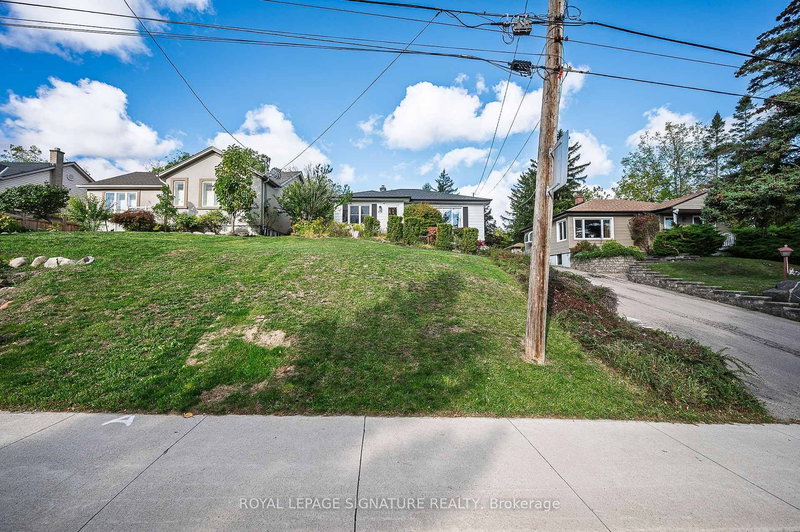 43 Lake Ave N, Hamilton, L8E 1L2 | Image 2