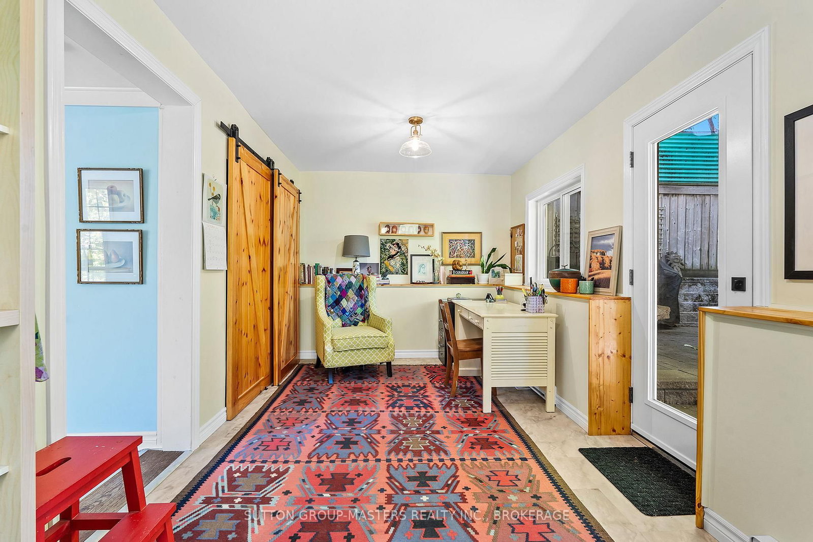 Listing Image 4