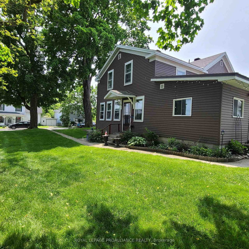 home for sale on 634 Henry Street W