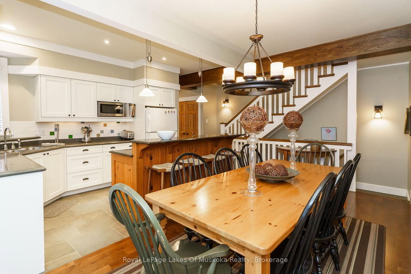 Villa 1, Week 7 - 1020 Birch Glen Rd, Lake of Bays, P0B 1A0 | Image 3