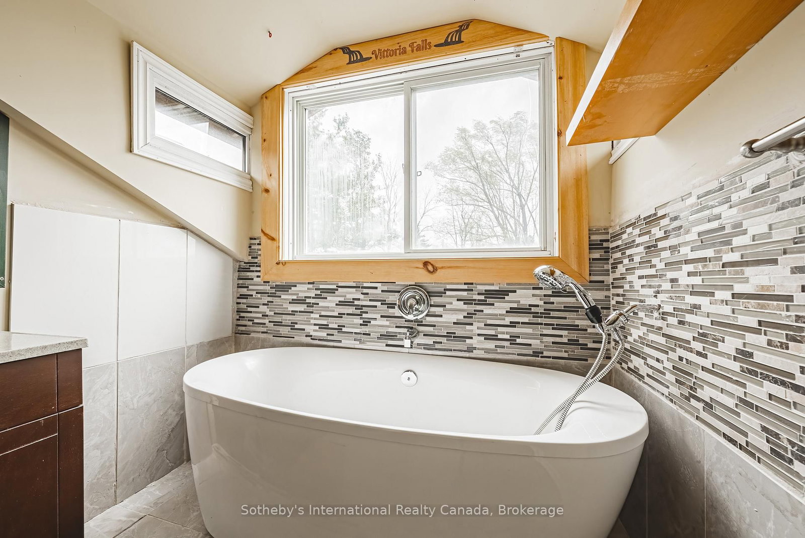 Detached House for sale at 1680 Old Brock Street, Norfolk, Ontario, N0E 1W0 - Vittoria - MLS: X12440998