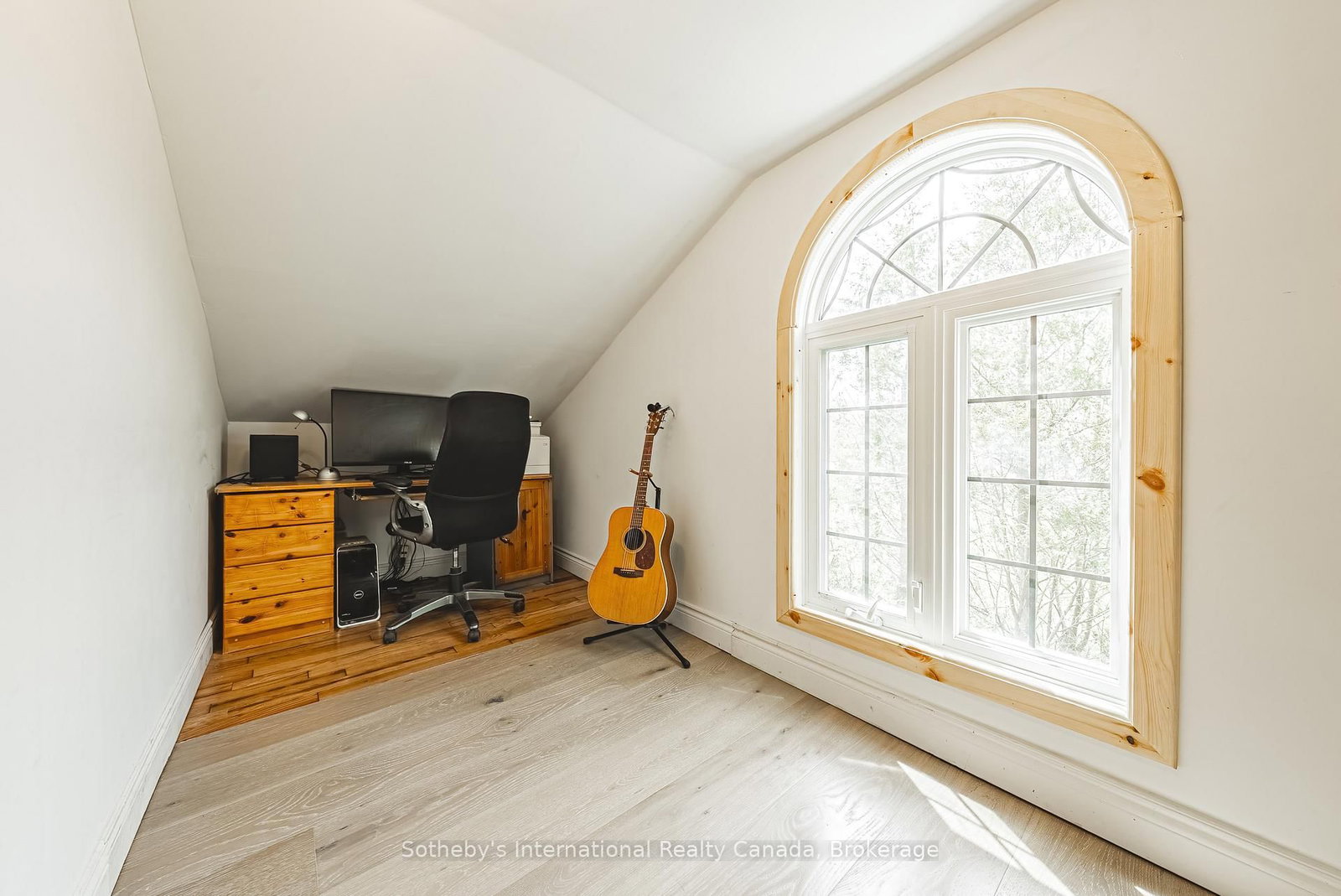 Detached House for sale at 1680 Old Brock Street, Norfolk, Ontario, N0E 1W0 - Vittoria - MLS: X12440998