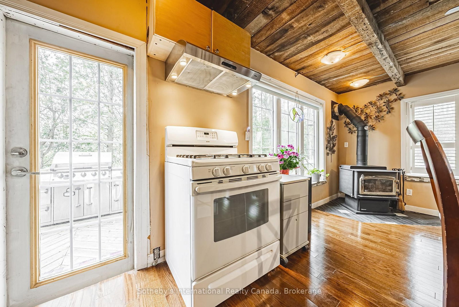 Detached House for sale at 1680 Old Brock Street, Norfolk, Ontario, N0E 1W0 - Vittoria - MLS: X12440998