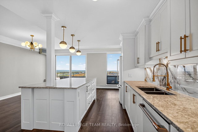 2509/2510 - 515 St Laurent Boulevard