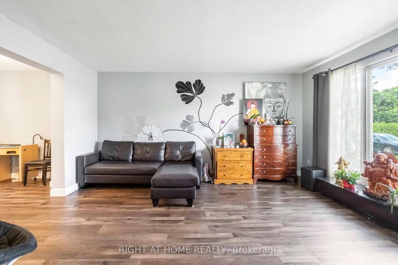 3 - 21 Midland Cres, Ottawa, K2H 8P6 | Image 3