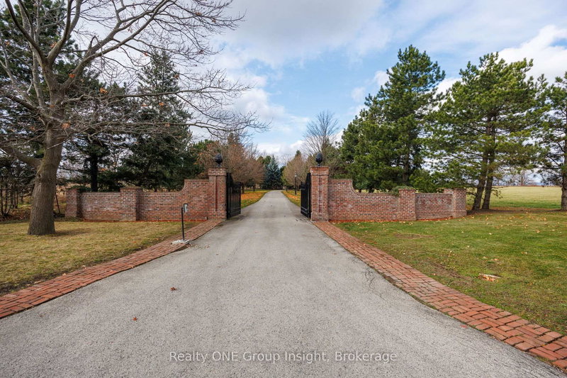 75 Ridge Rd, Hamilton, L8J 2V9 | Image 3