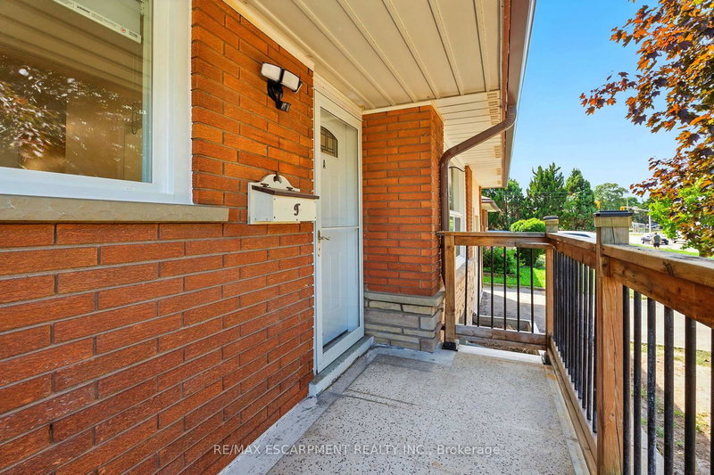 929 Upper Ottawa St, Hamilton, L8T 3V6 | Image 2