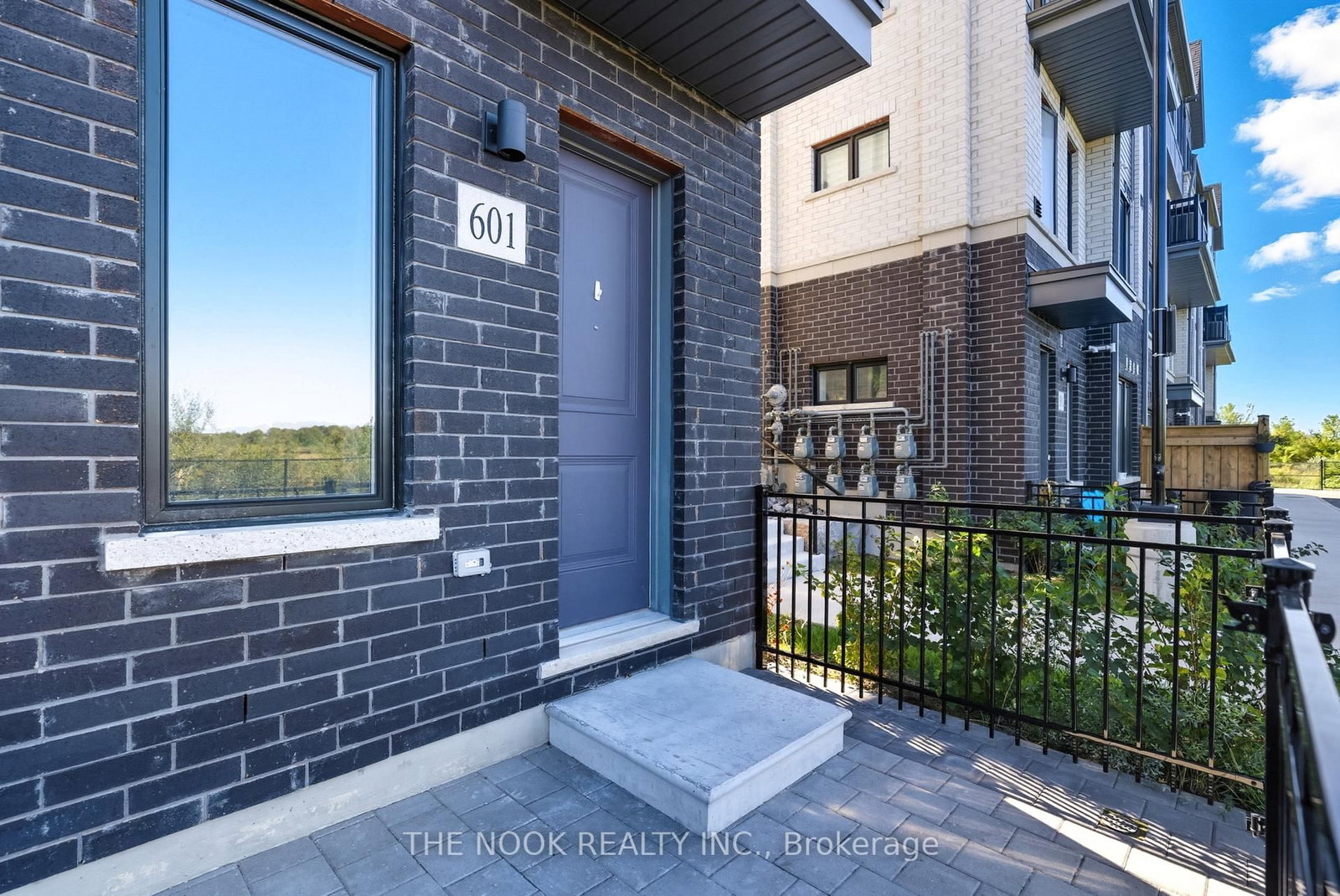 160 Densmore Road, Unit 601 - Photo 2