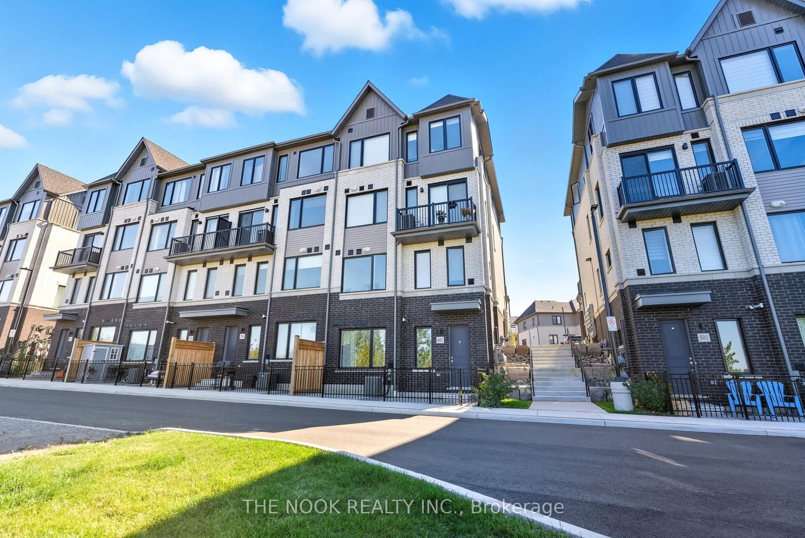 160 Densmore Road, Unit 601 - Photo 4