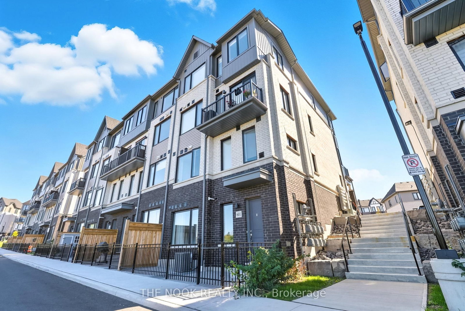 160 Densmore Road, Unit 601 - Photo 5