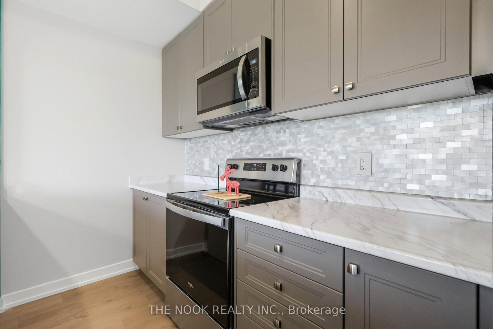 160 Densmore Road, Unit 601 - Photo 9