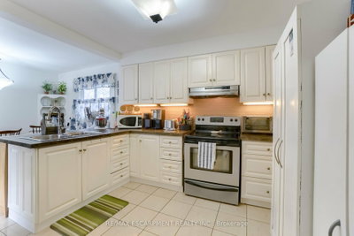 160 WELLAND Avenue — photo 6