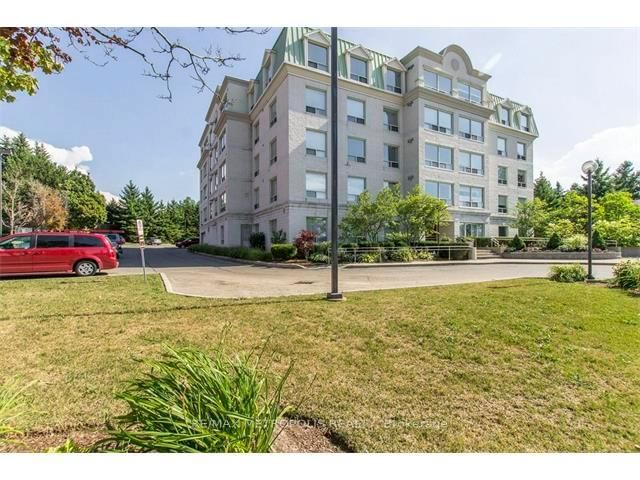 305 - 405 Erb Street W