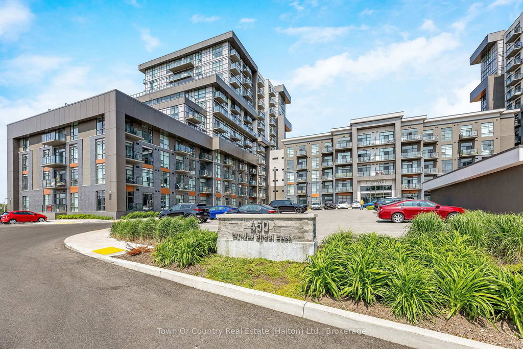 330 - 450 Dundas Street E 2