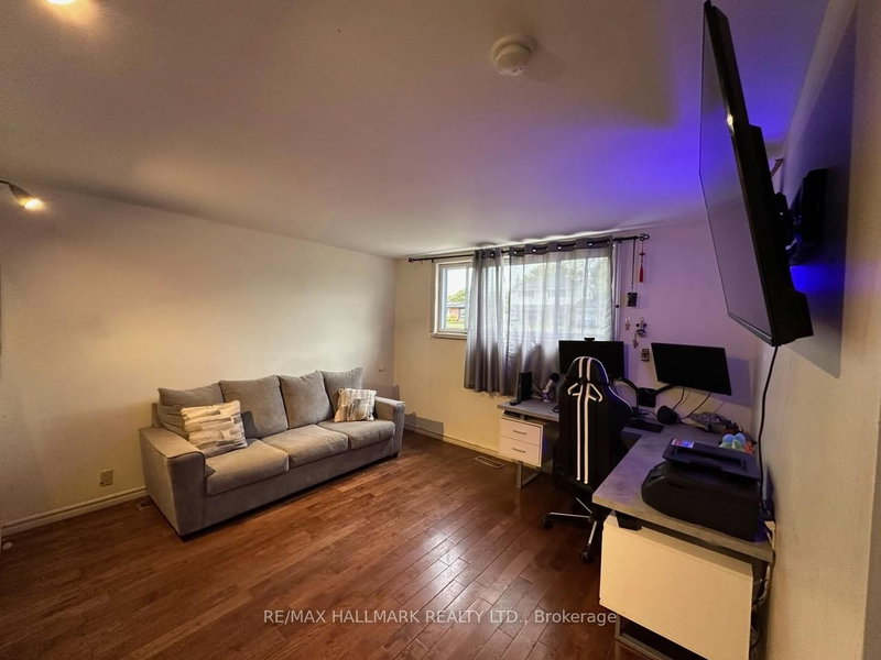 1501 Villa Maria Blvd N, Windsor, N9G 1W3 | Image 3