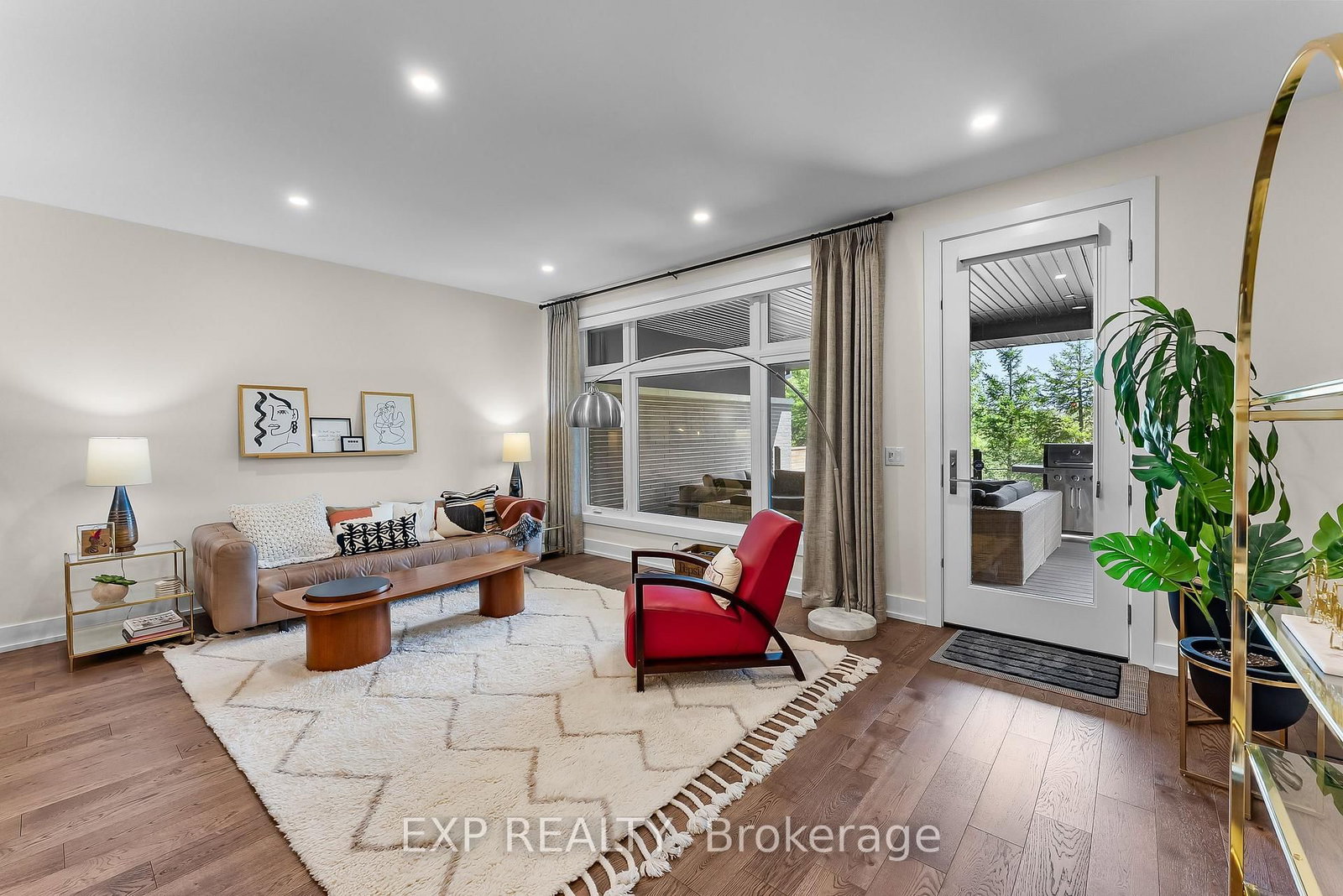 Listing Image 15