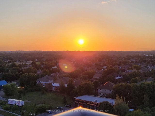 1211 - 470 DUNDAS Street E