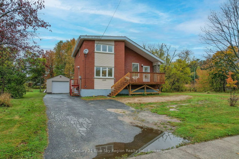 444 Lansdowne Street E, Callander