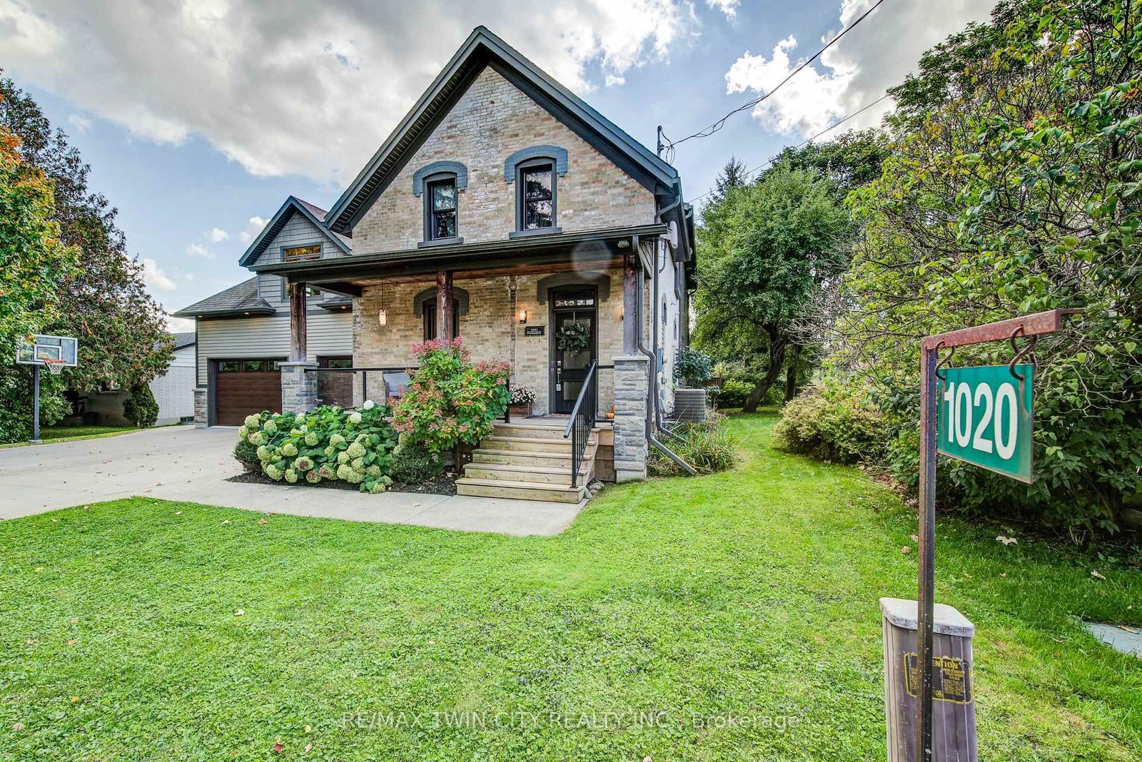 Listing Image 3