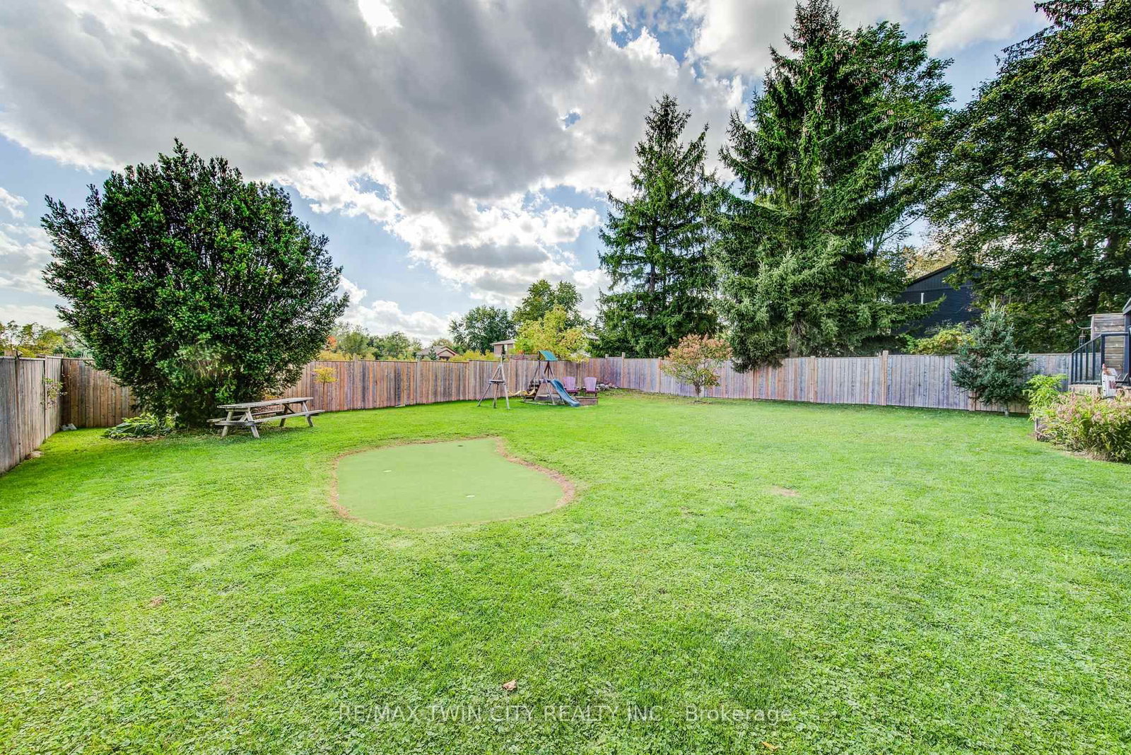 Listing Image 44