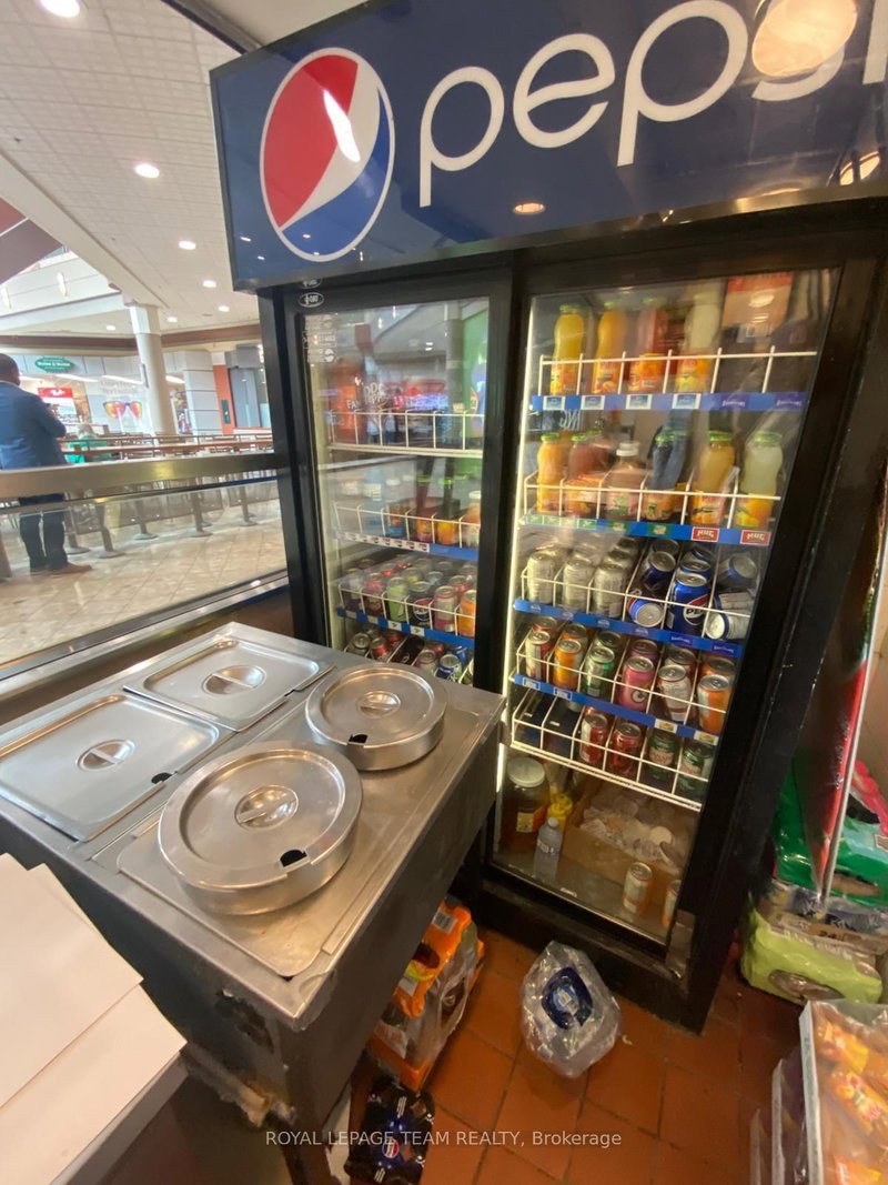 1980 Ogilvie Rd, Gloucester, K1J 9L3 | Image 2