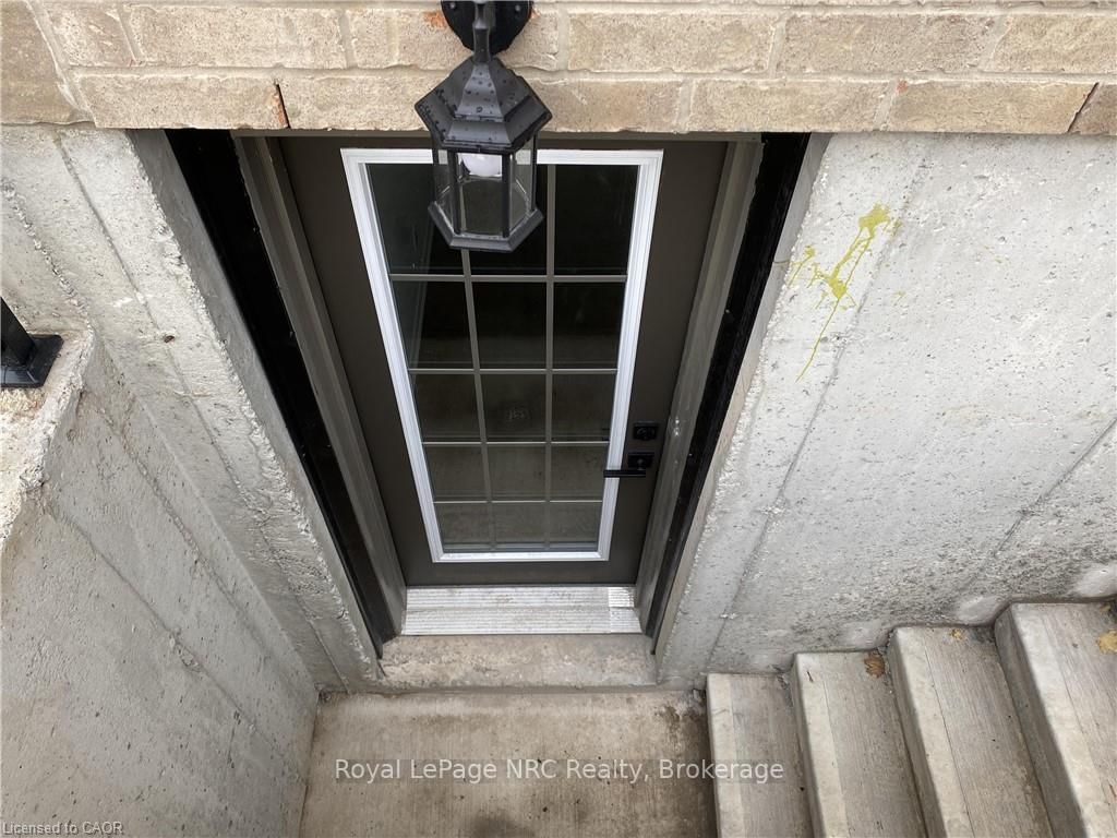 24 Oakdale Avenue, Unit Lower - Photo 3