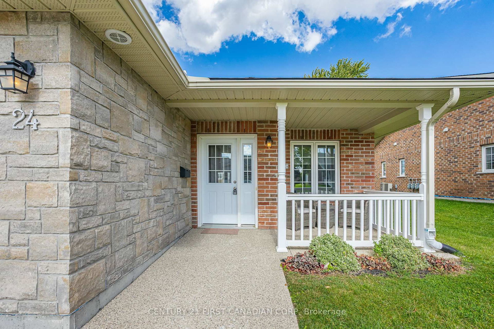 Listing Image 5