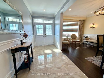 56 Esther Crescent — photo 3