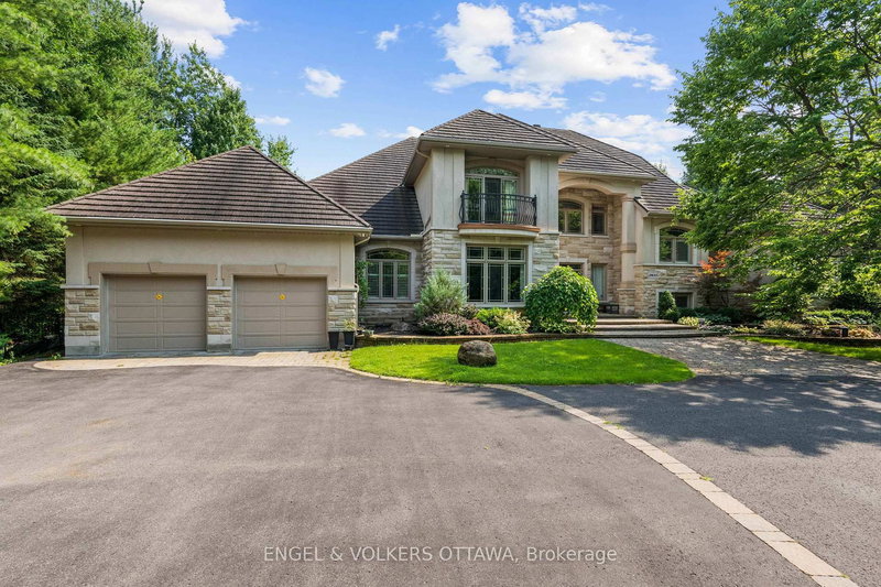 5800 Queenscourt Cres, Ottawa, K4M 1K3 | Image 3