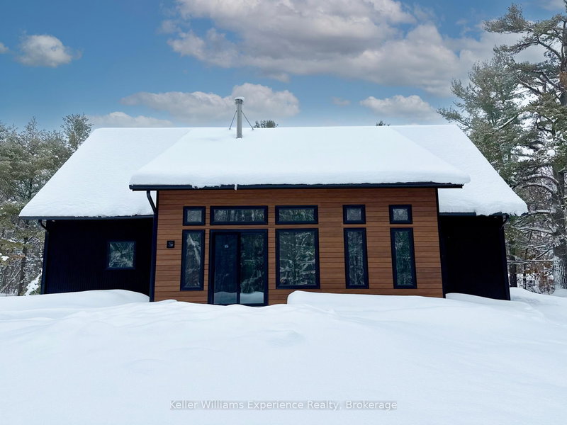 753 Honey Harbour Rd, Georgian Bay, L0K 1S0 | Image 2