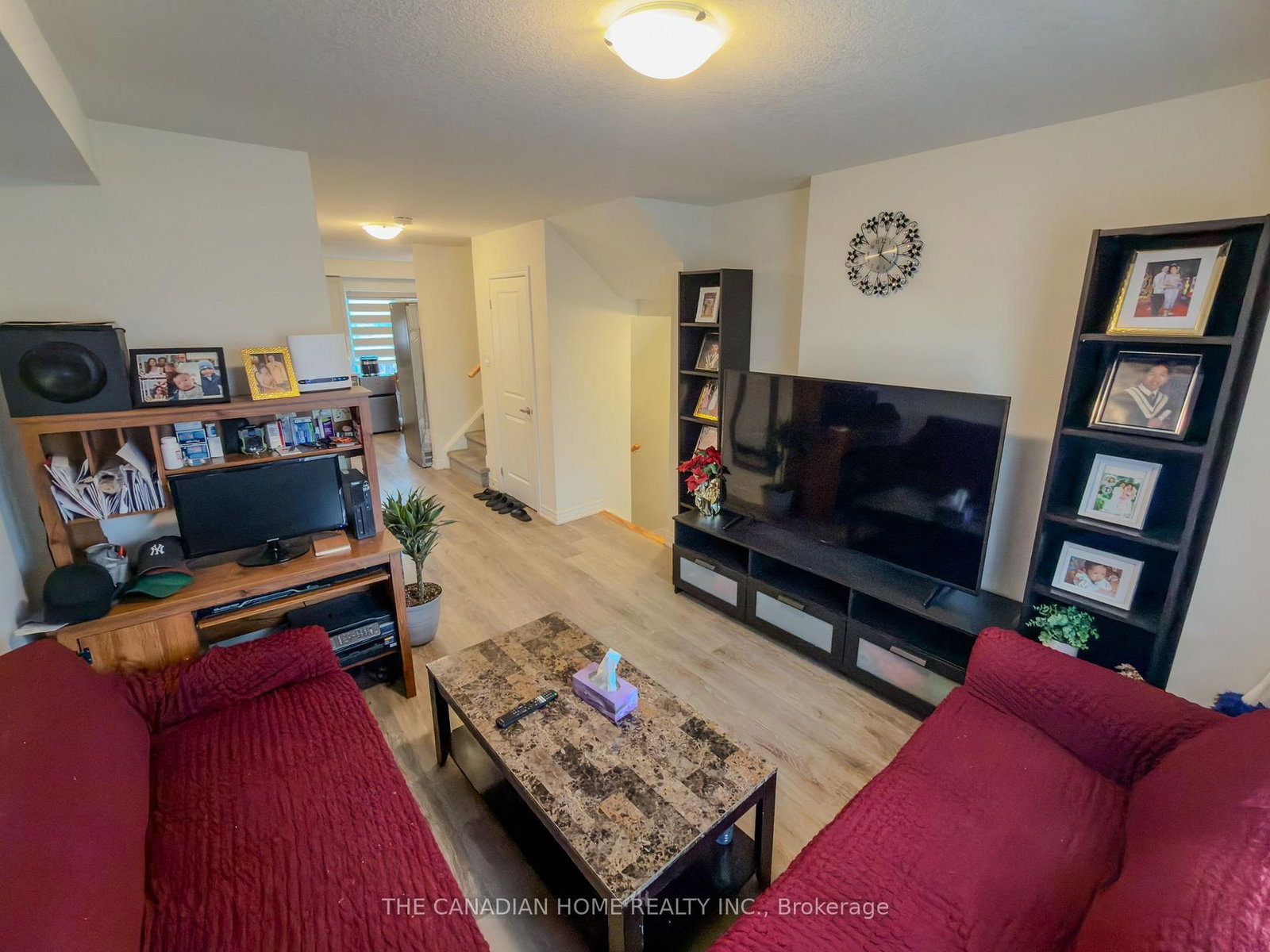 Listing Image 4