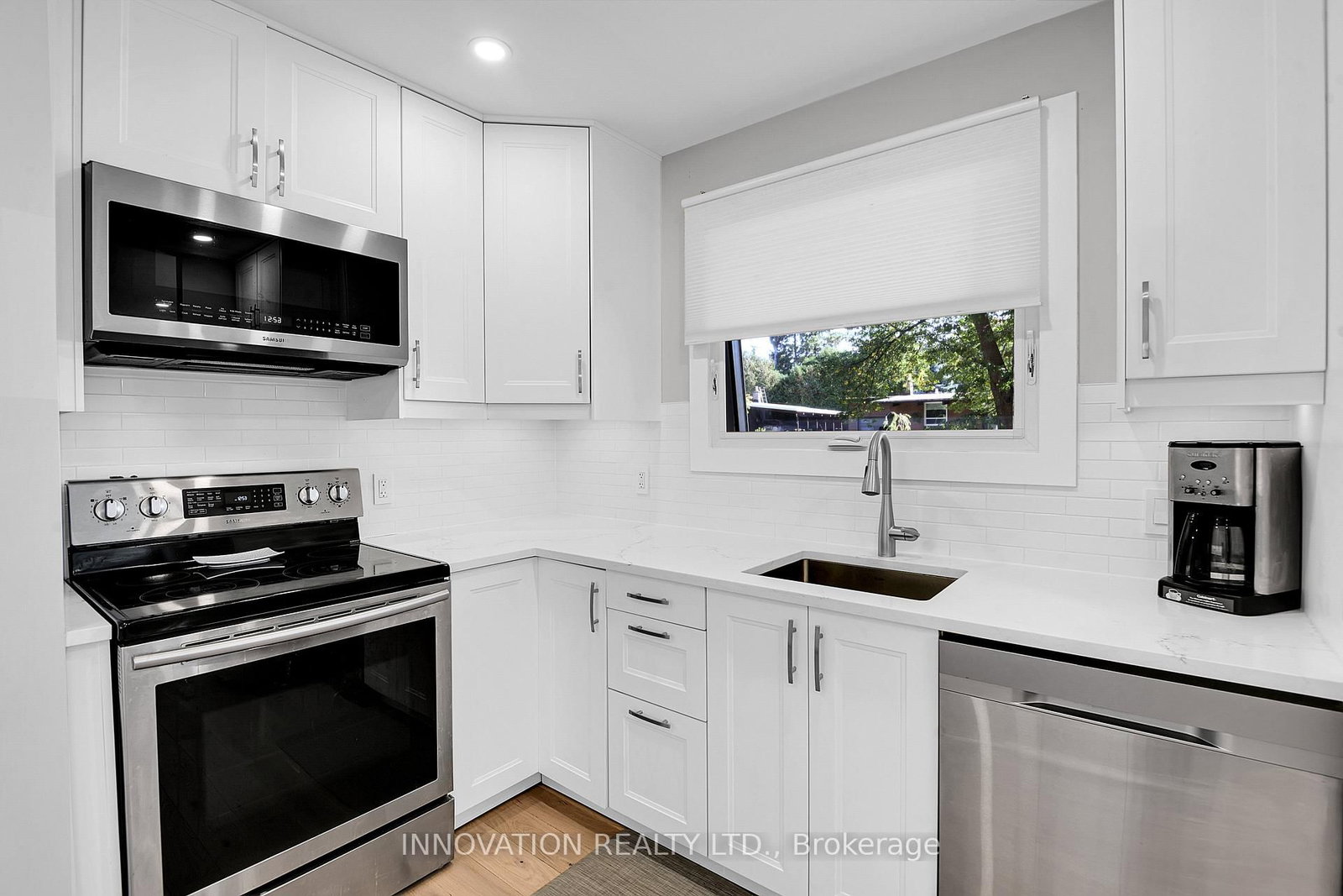 Listing Image 12