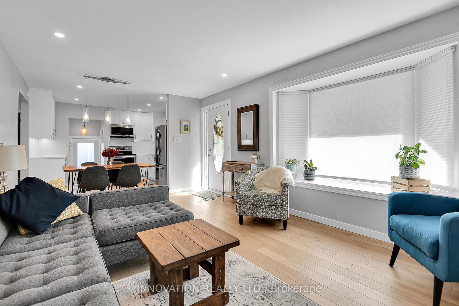 Listing Image 8