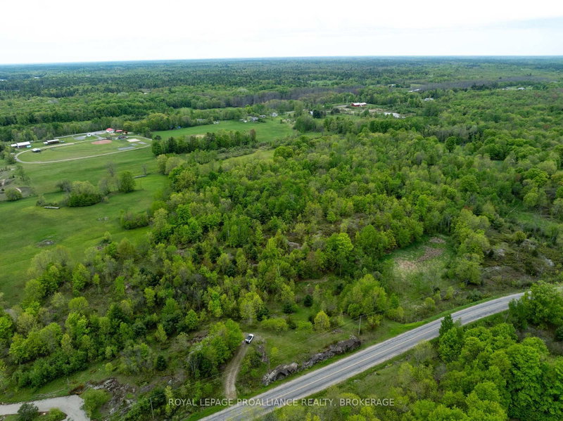 1147 LONG LAKE Road
