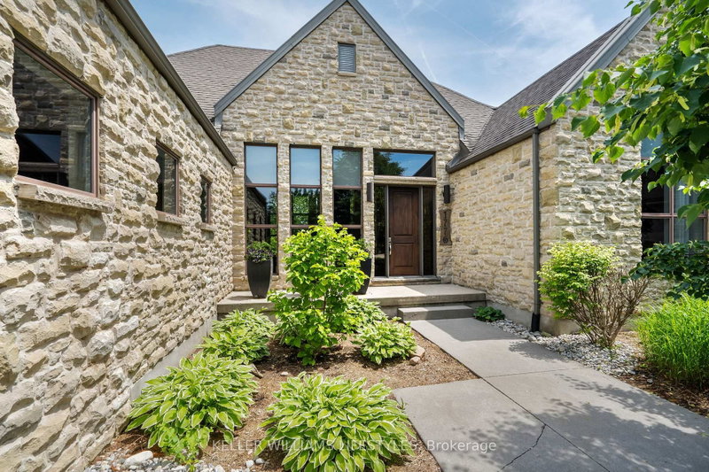 649 Valleystream Walk