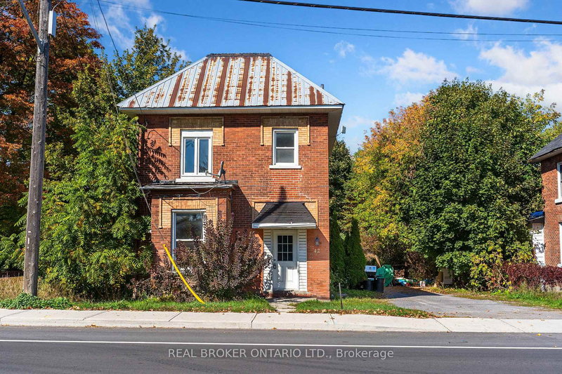 home for sale on 42 Daniel Street N