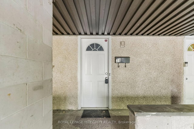 39 - 3415 Uplands Drive