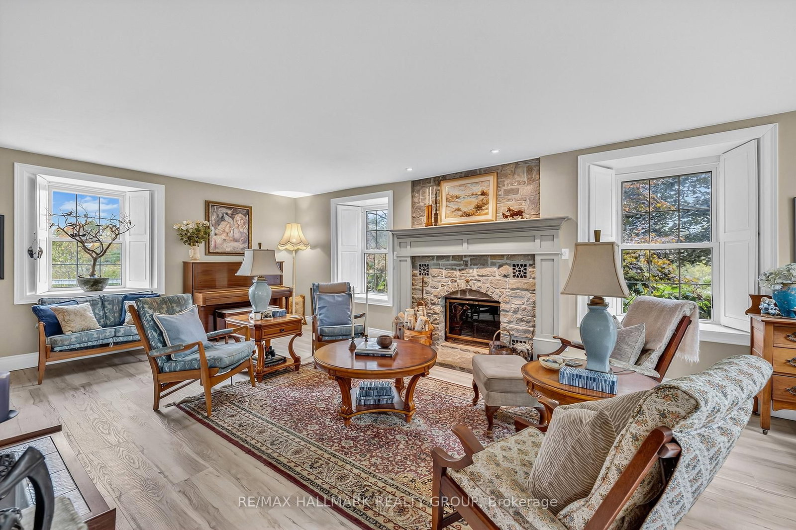 Listing Image 7