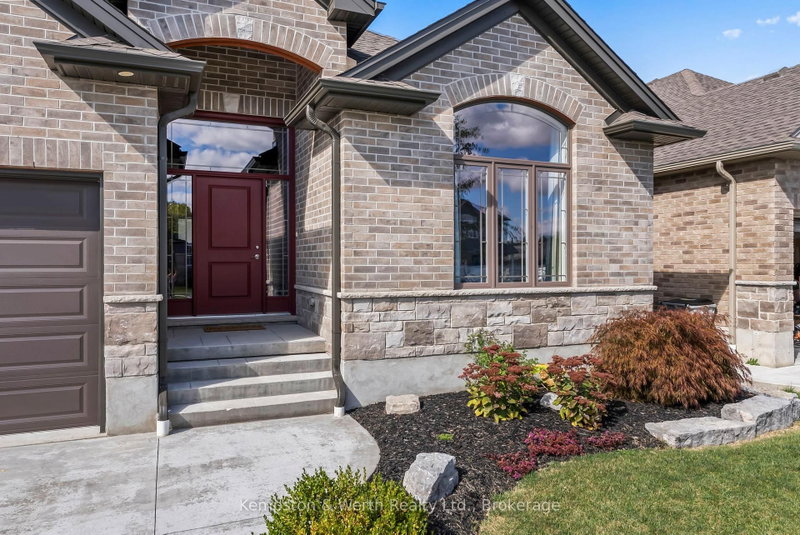 86 Forbes Crescent