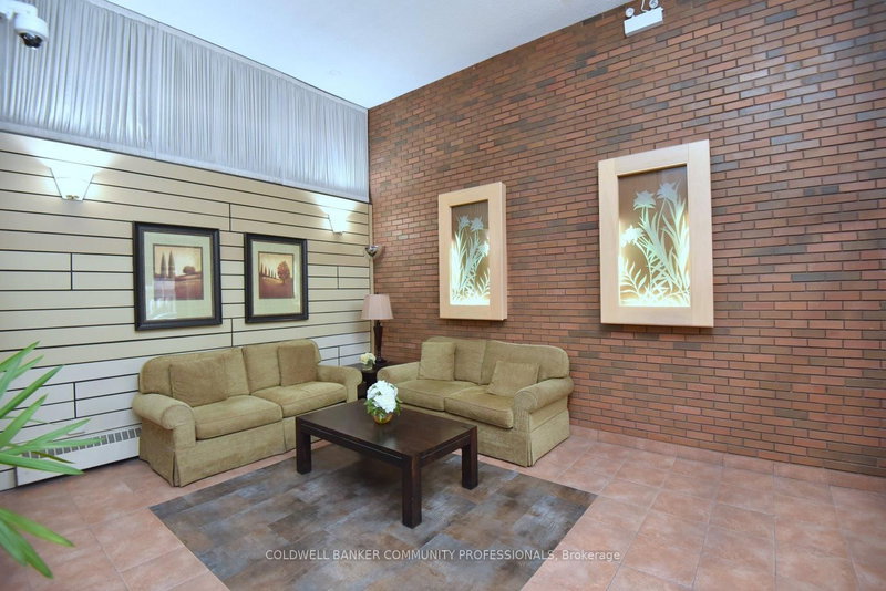 606 - 222 Jackson St W, Hamilton, L8P 4S5 | Image 3