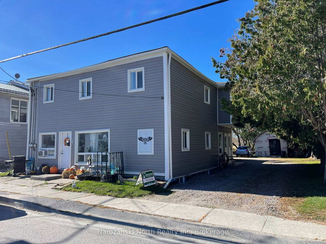 23 St. David Street N