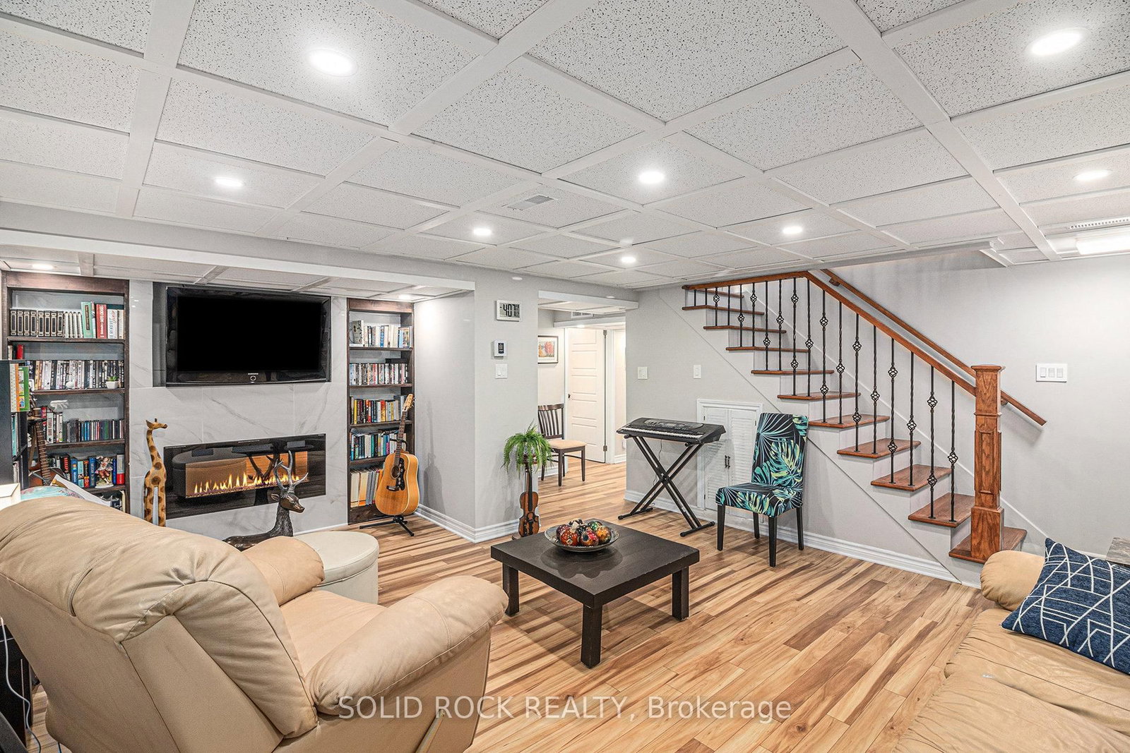 Listing Image 14