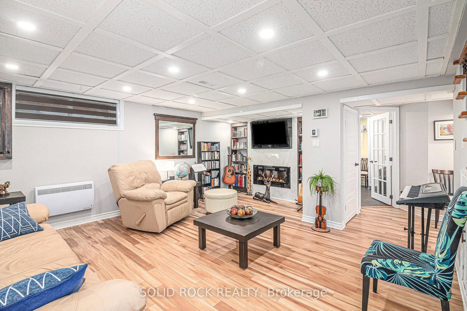 Listing Image 16