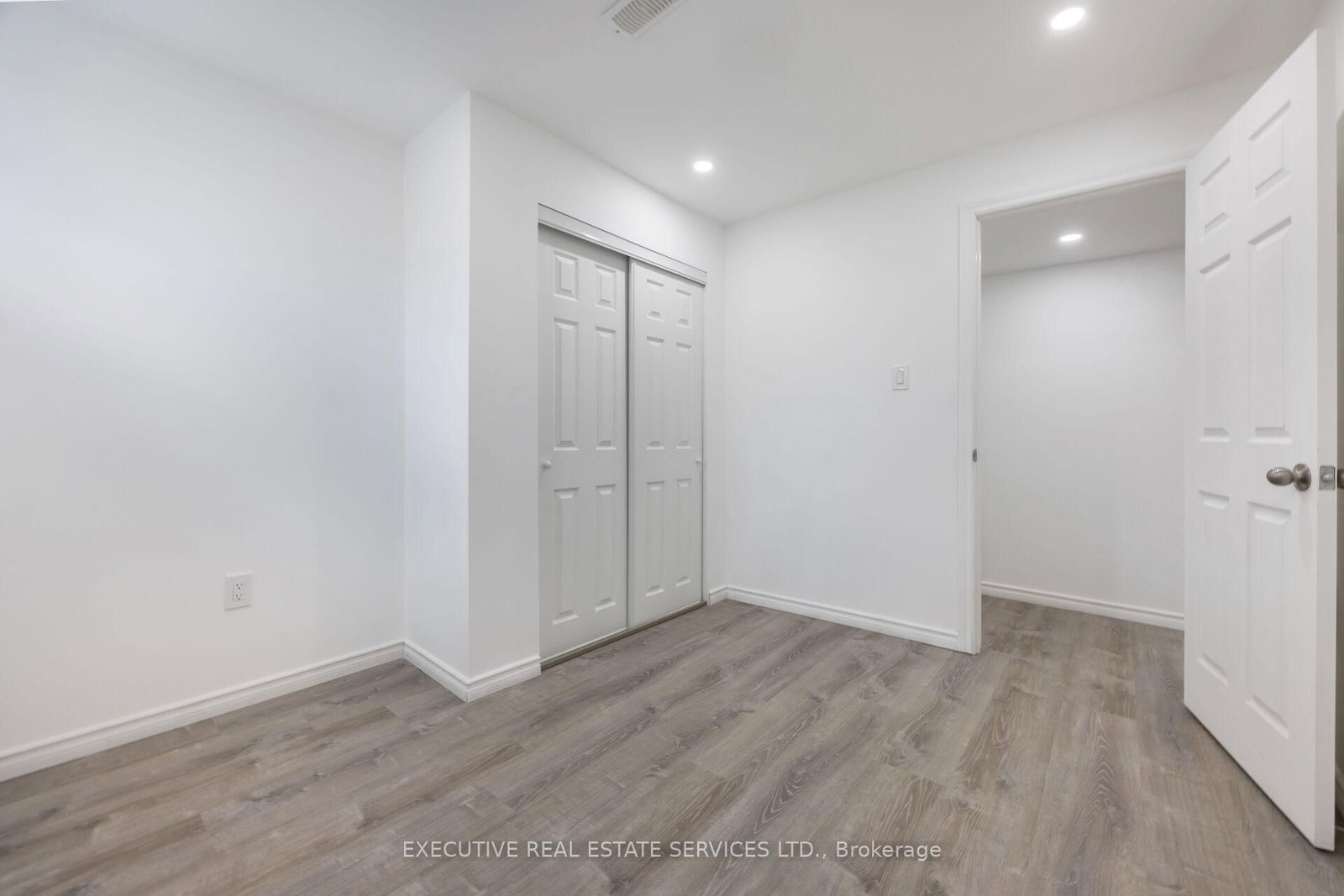 Listing Image 45