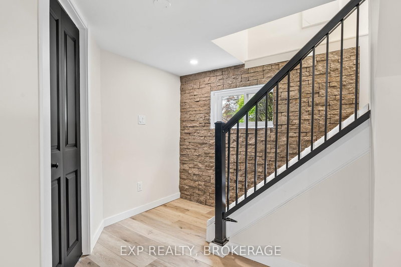 3 - 493 COLLEGE St, Kingston, K7L 4M8 | Image 3