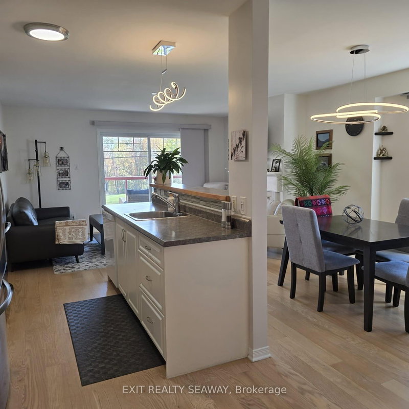 201 - 341 Water St W, Cornwall, K6J 1A5 | Image 3