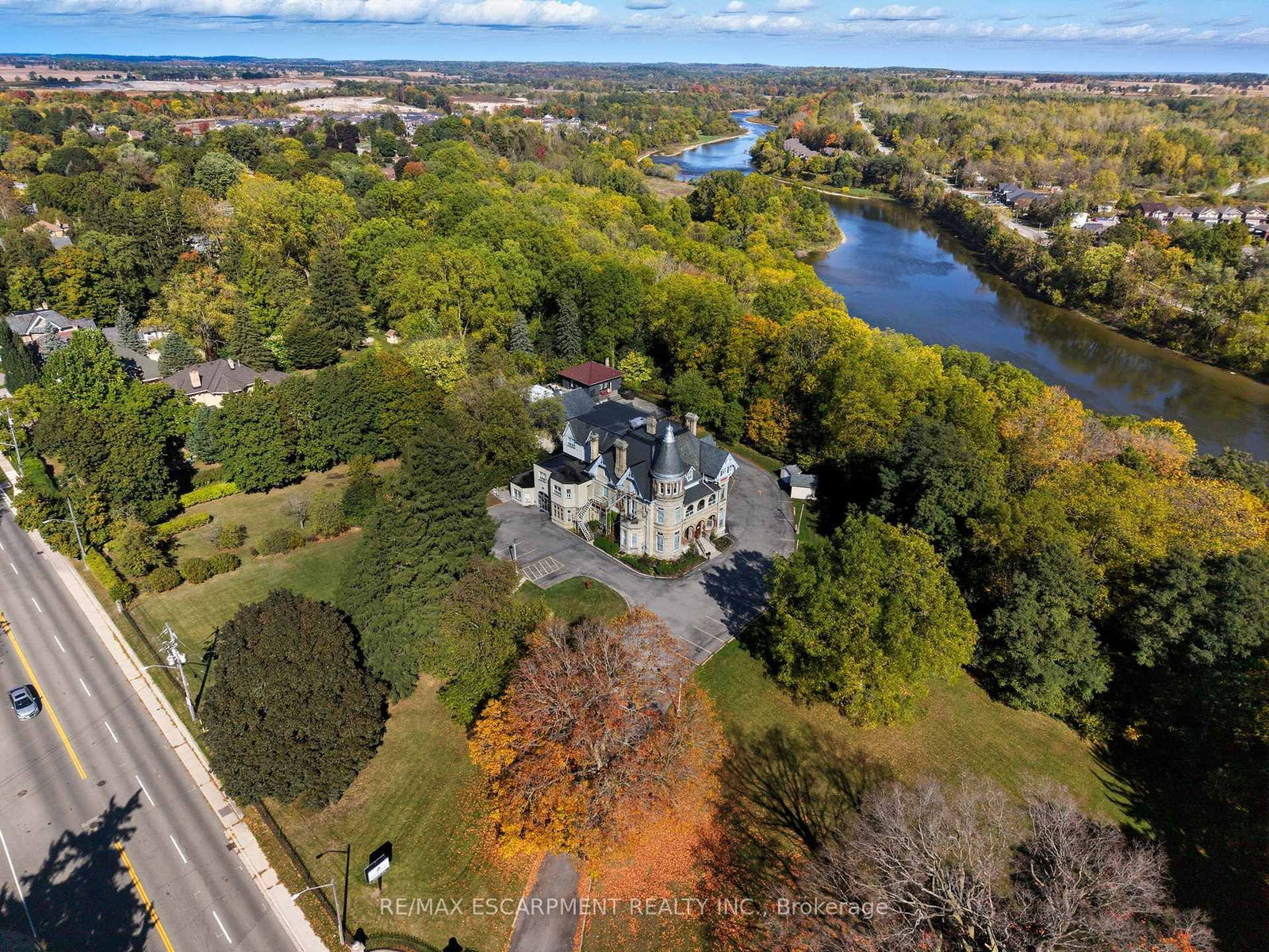 185 Grand River Street N - Photo 10