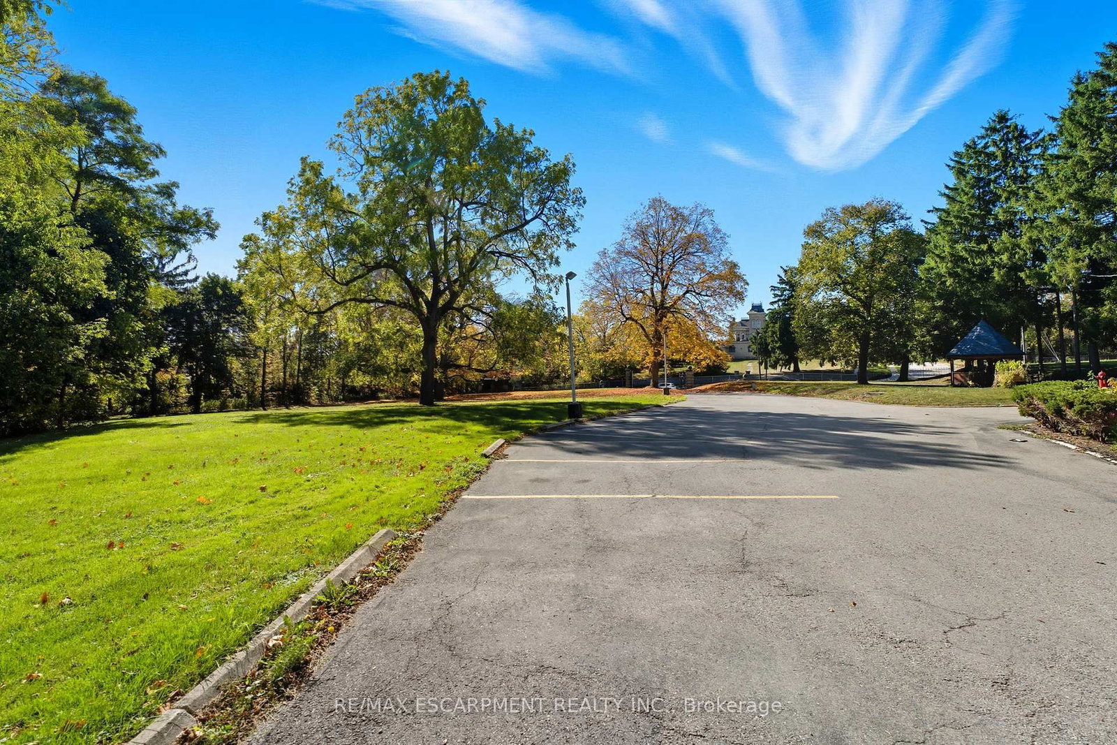 185 Grand River Street N - Photo 12