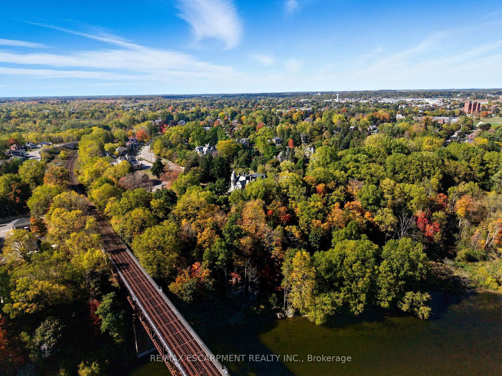 185 Grand River Street N - Photo 16