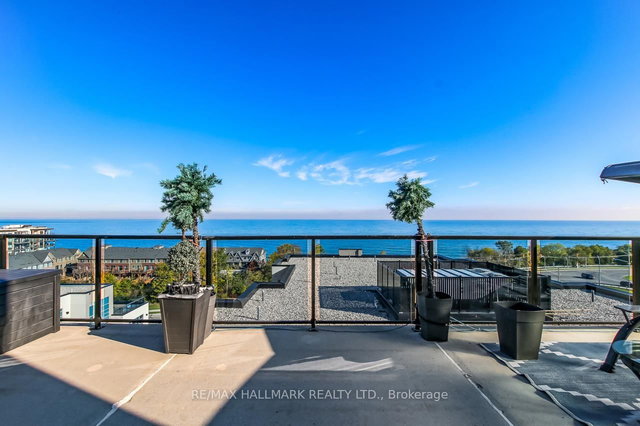 807 - 16 Concord Place